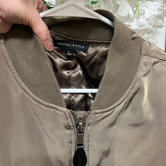 Kendall & Kylie Olive Green Oversized  Bomber Jacket with Ribbed Details 🫒 - Picture 4 of 10